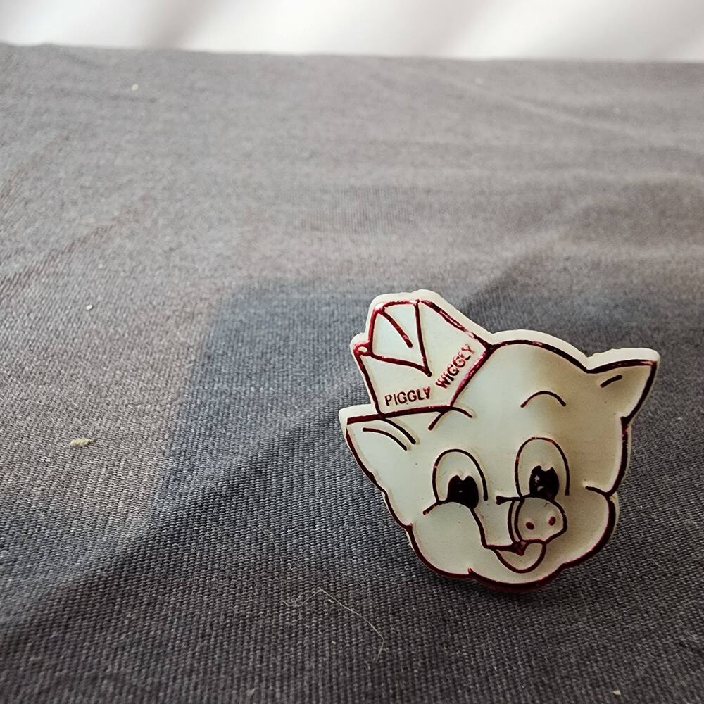 Vintage 1970's PIGGLY WIGGLY Childs Plastic RIng